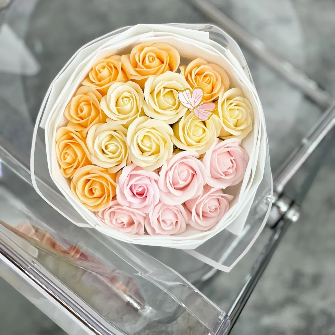 Buchet în hîrtie – 19 Trandafiri Sapun Pink-Orange